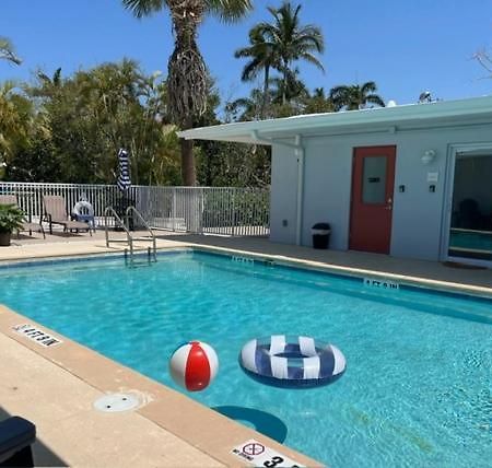 Sunshine Island Inn - Adults Only 萨尼贝尔 外观 照片